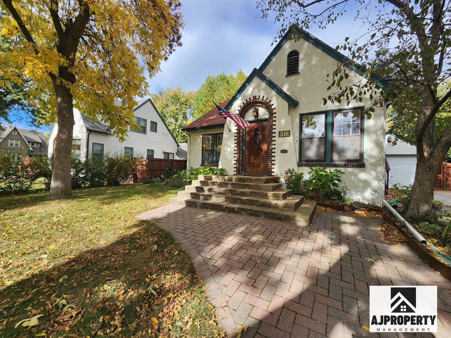 Sioux Falls House: 318 w 24th st