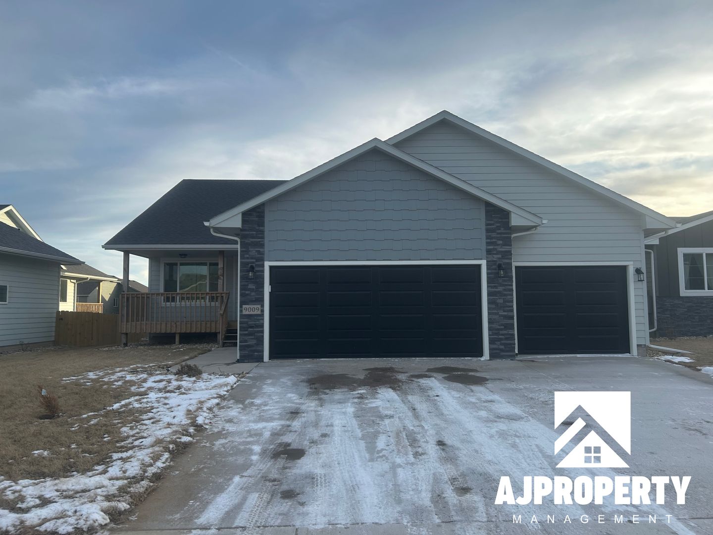 Sioux Falls House: 9009 W 22nd St