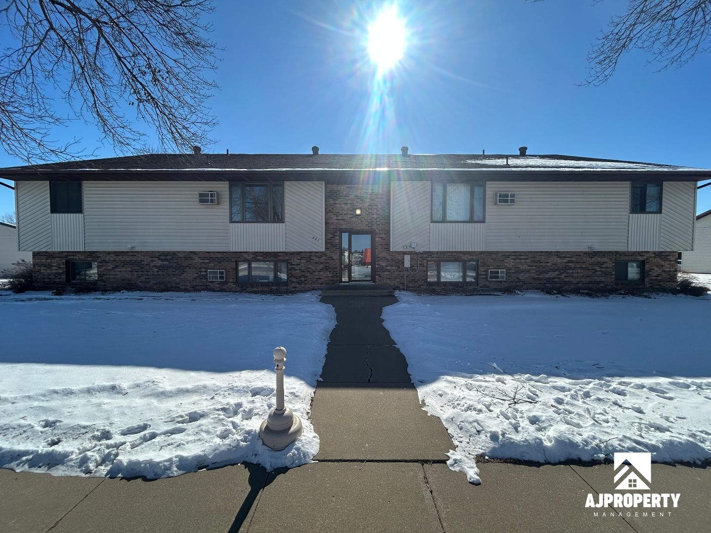 Brandon Apartment: 601 N Teton Dr