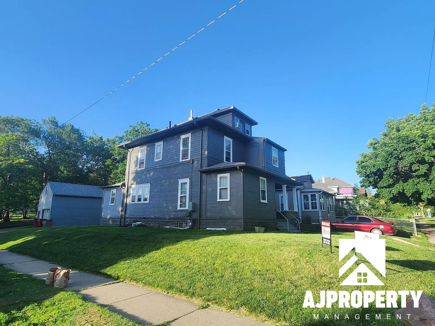 Sioux Falls Apartment: 1118 West 8th Street