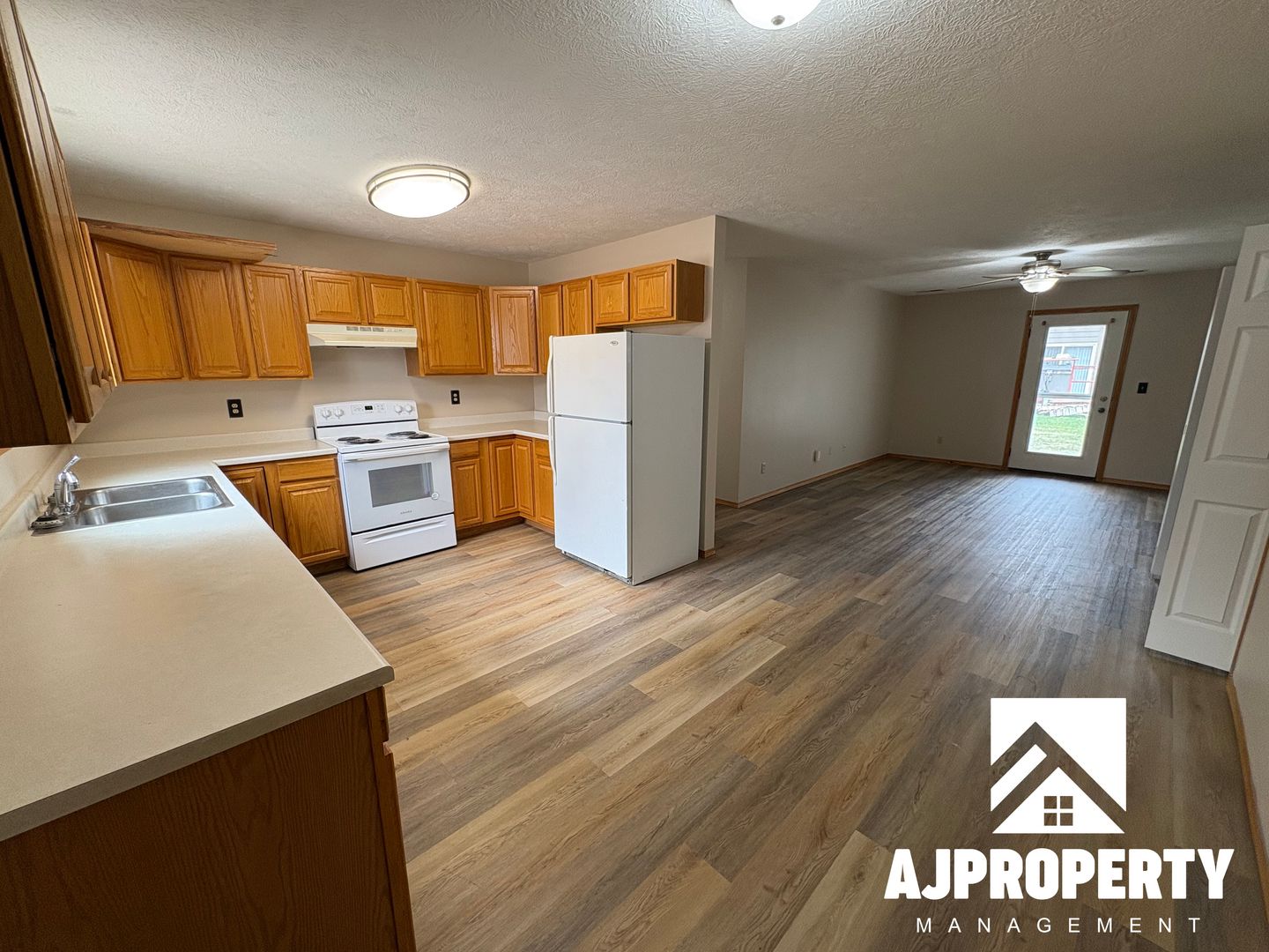 Sioux Falls Apartment: 925 S Newcomb Avenue