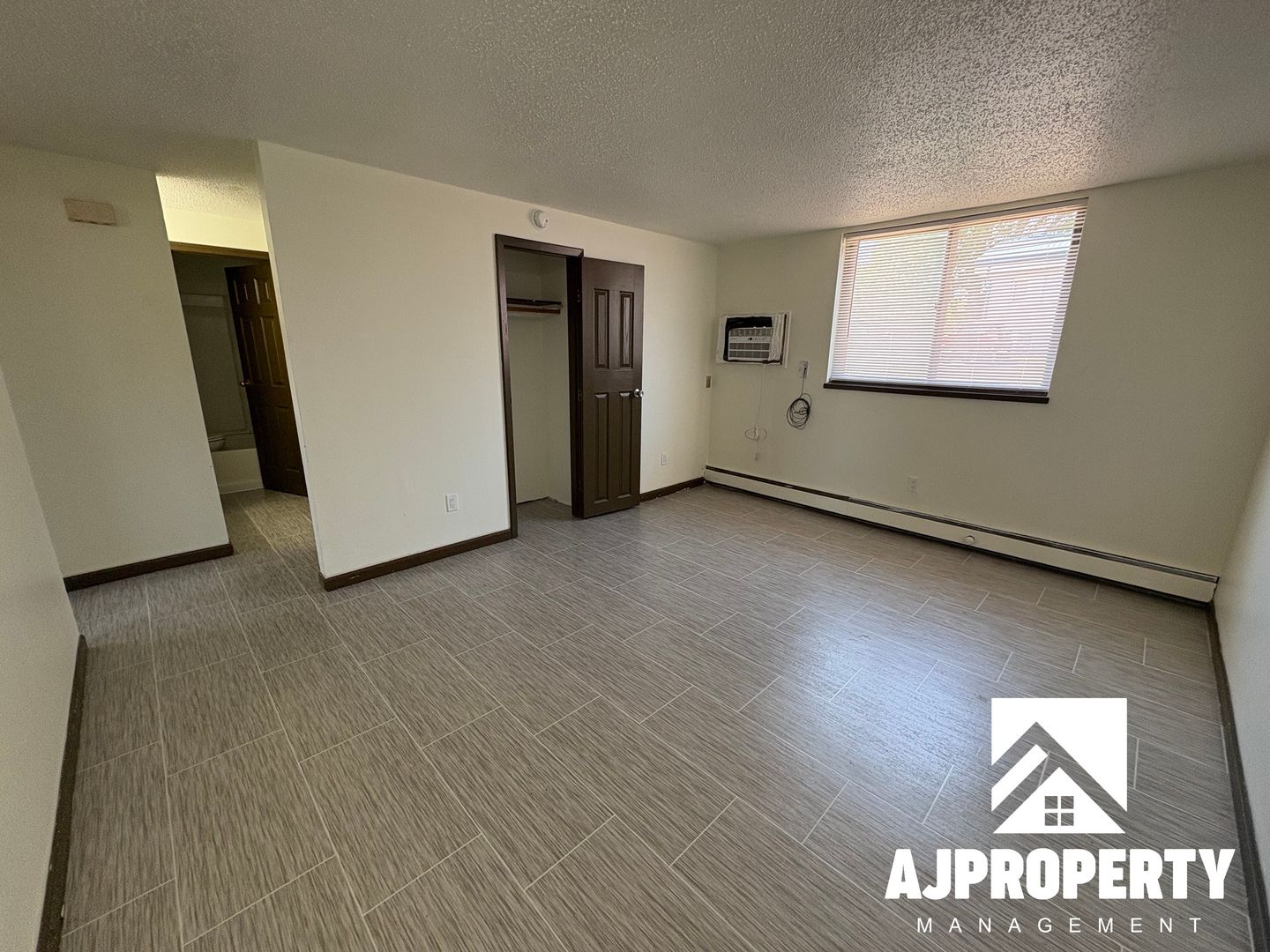 Sioux Falls Apartment: 110 W 43rd St