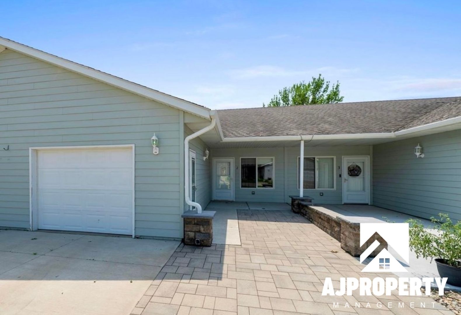 Hartford House: 703 N Mundt Avenue Unit 2