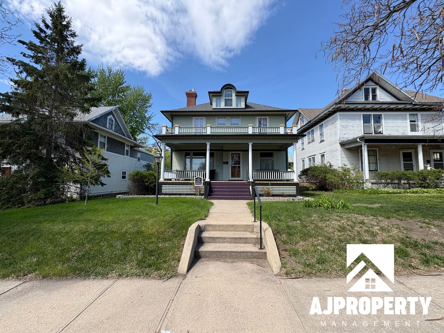 Sioux Falls House: 119 N  Summit Avenue
