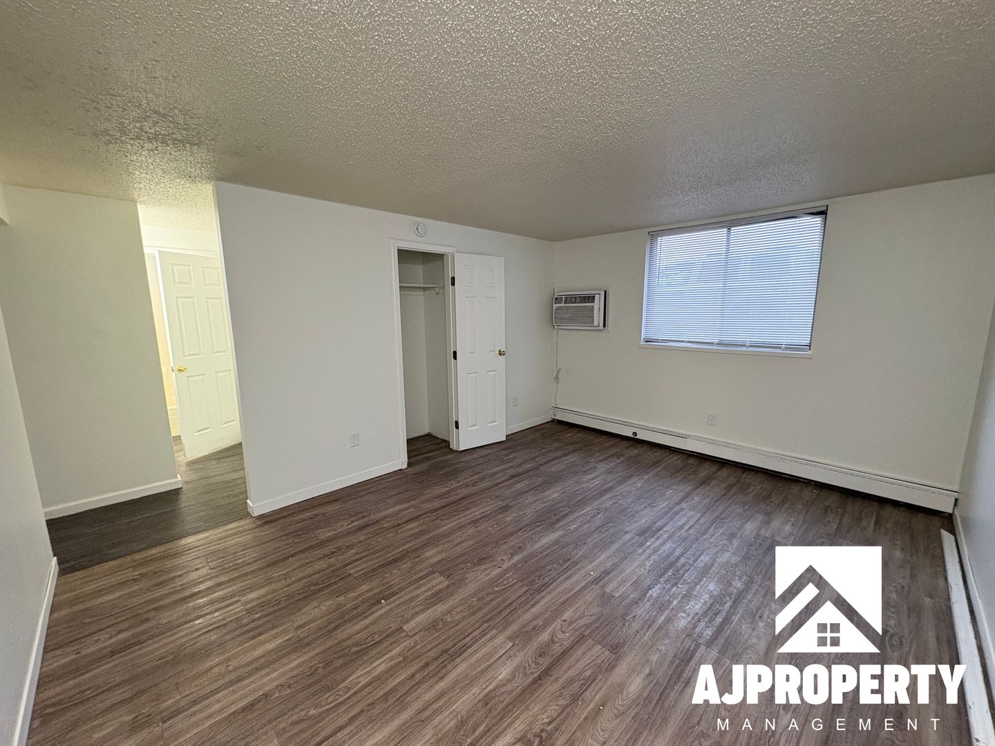 Sioux Falls Apartment: 114 W 43rd St