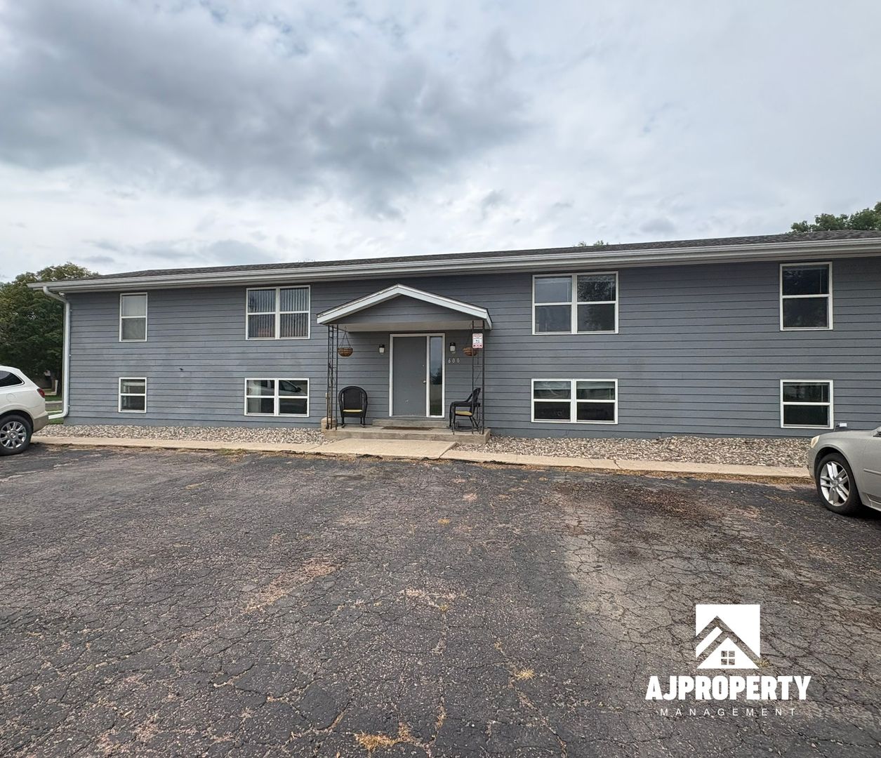 Brandon Apartment: 600 E Aspen Blvd