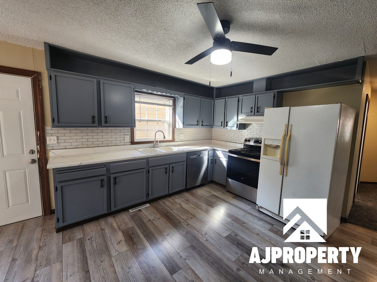 Sioux Falls Apartment: 1013 S Sherman Avenue