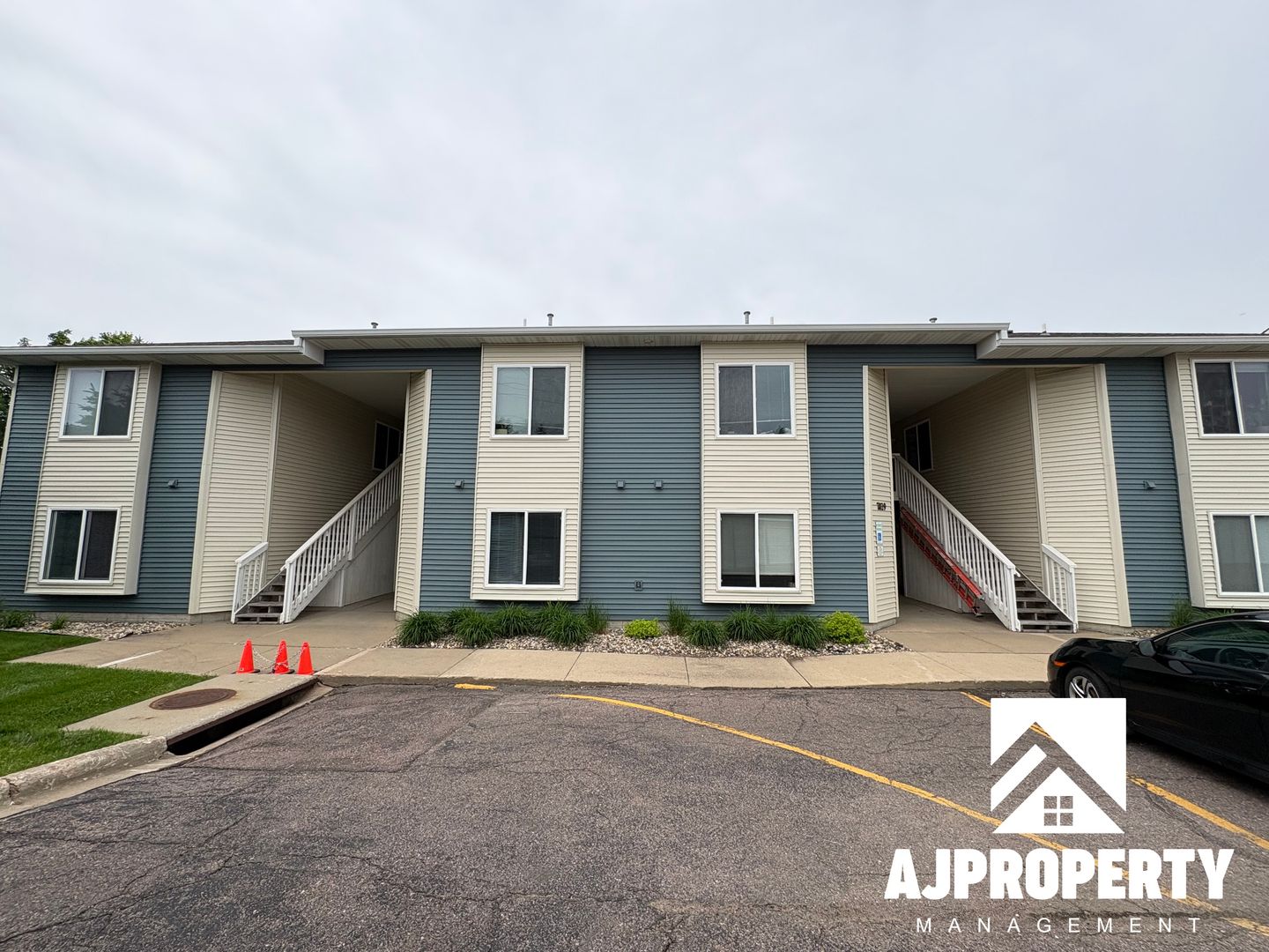 Sioux Falls Apartment: 7029 W 56th St