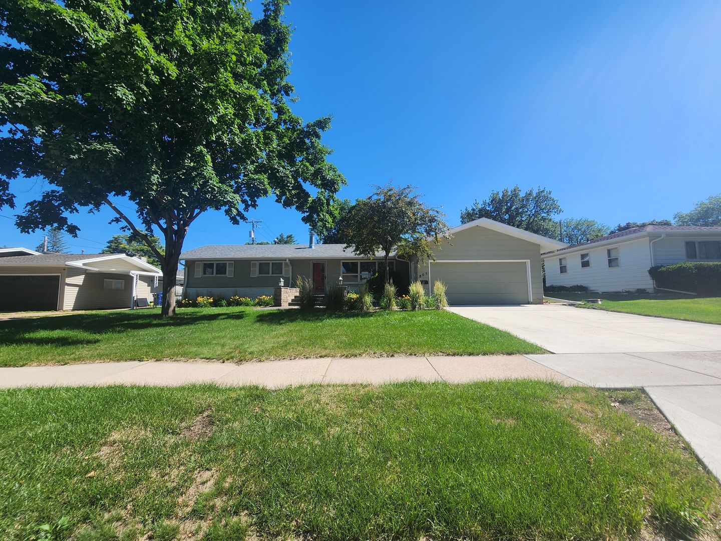 Sioux Falls House: 805 E 32nd St