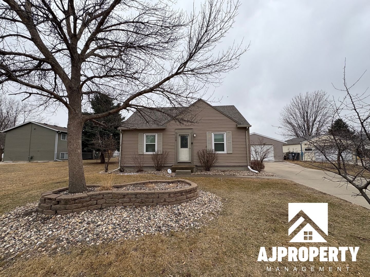 Sioux Falls House: 809 E Presentation St