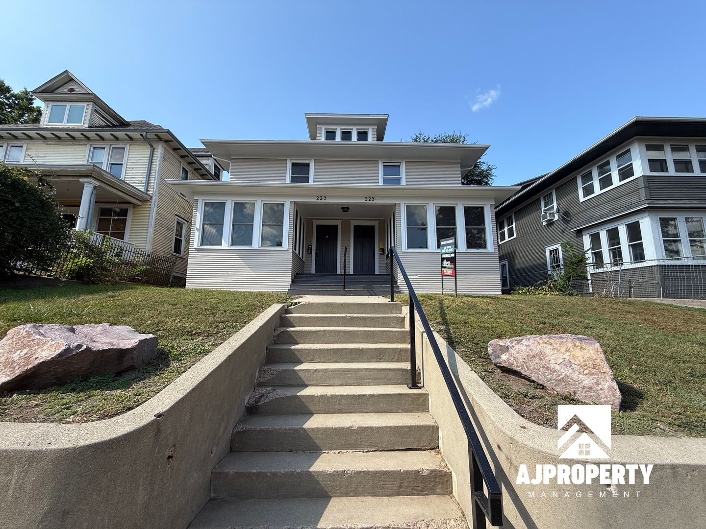 Sioux Falls House: 225 N Spring Ave