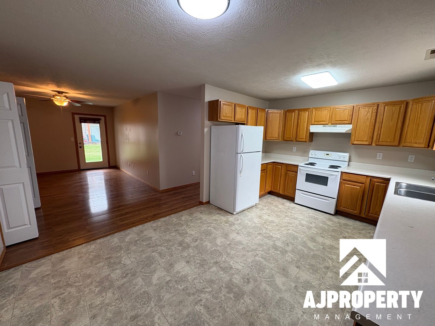 Sioux Falls Apartment: 925 S Newcomb Avenue