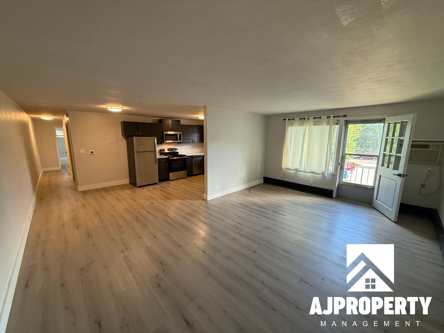 Sioux Falls Apartment: The Whitney (215 s menlo, 219 s menlo, 214 S Grange)