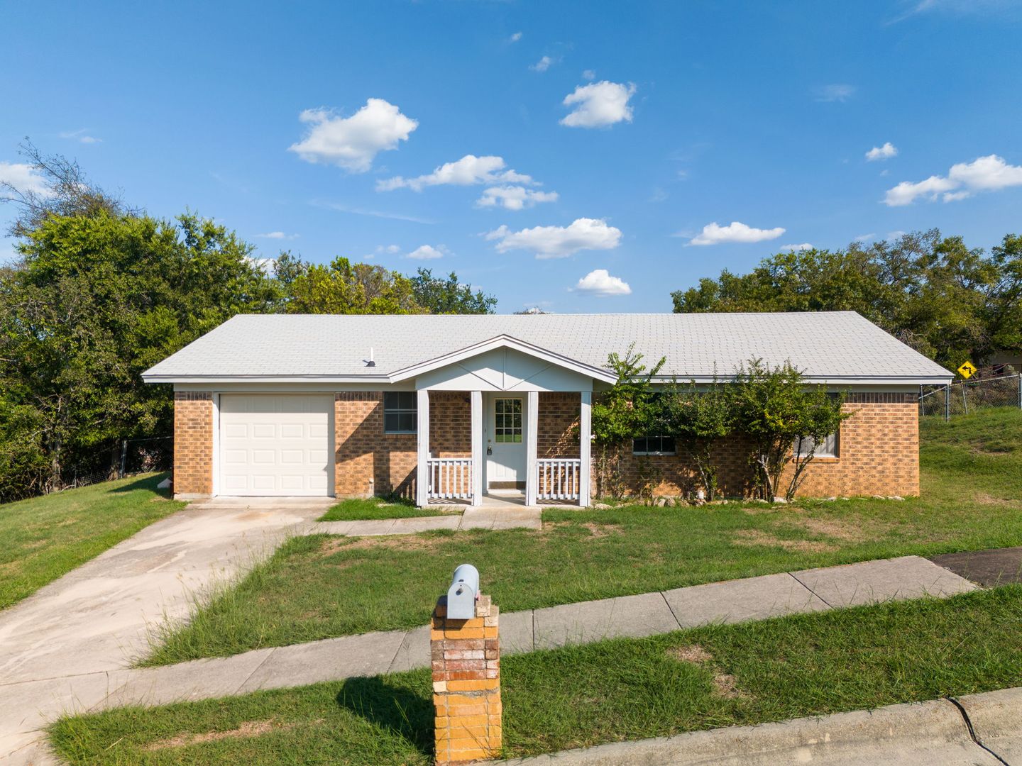 Copperas Cove House: 1405 Hillside Street
