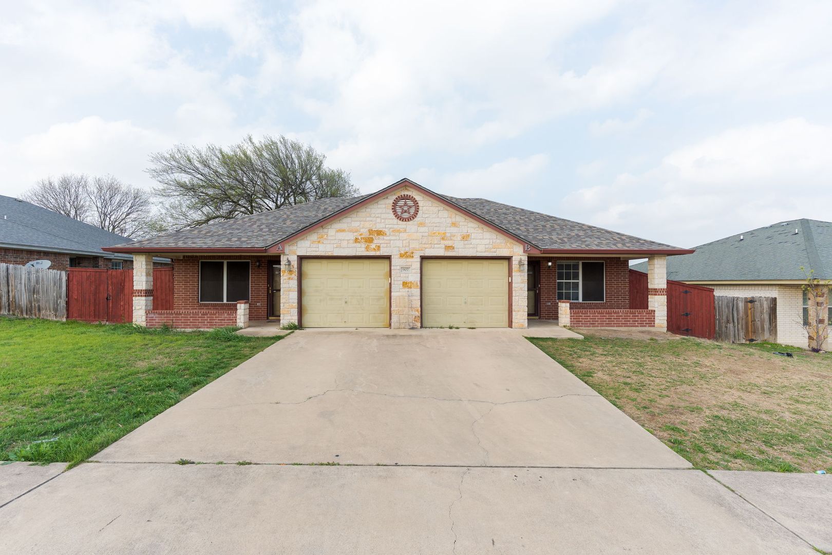 Killeen Apartment: 907 Yi Drive