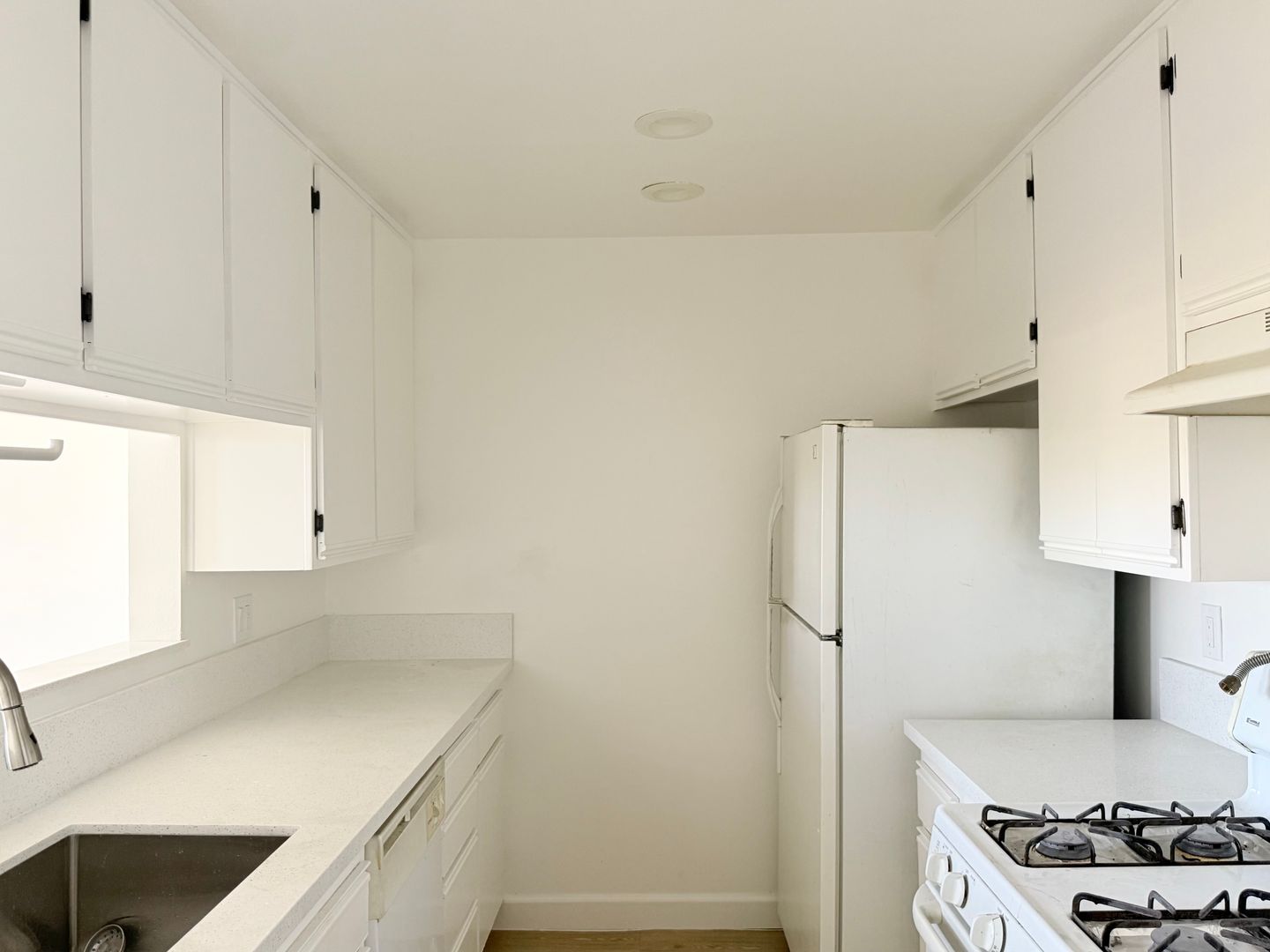 Los Angeles Apartment: 315 S. LaFayette Park Place