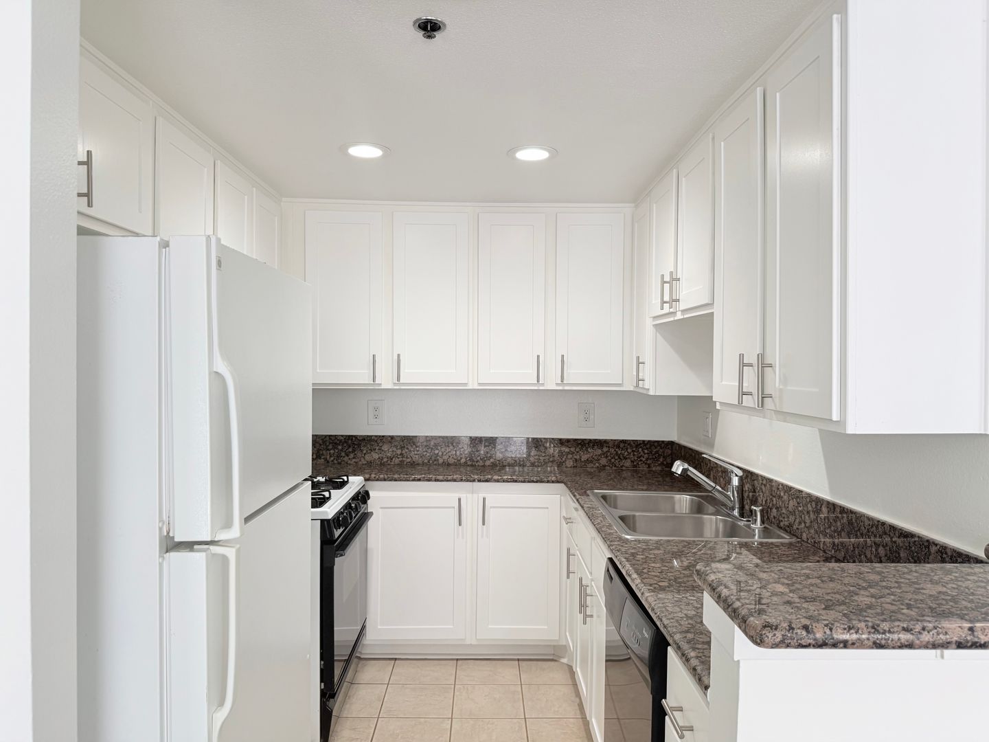 Los Angeles Apartment: 8715 Burton Way