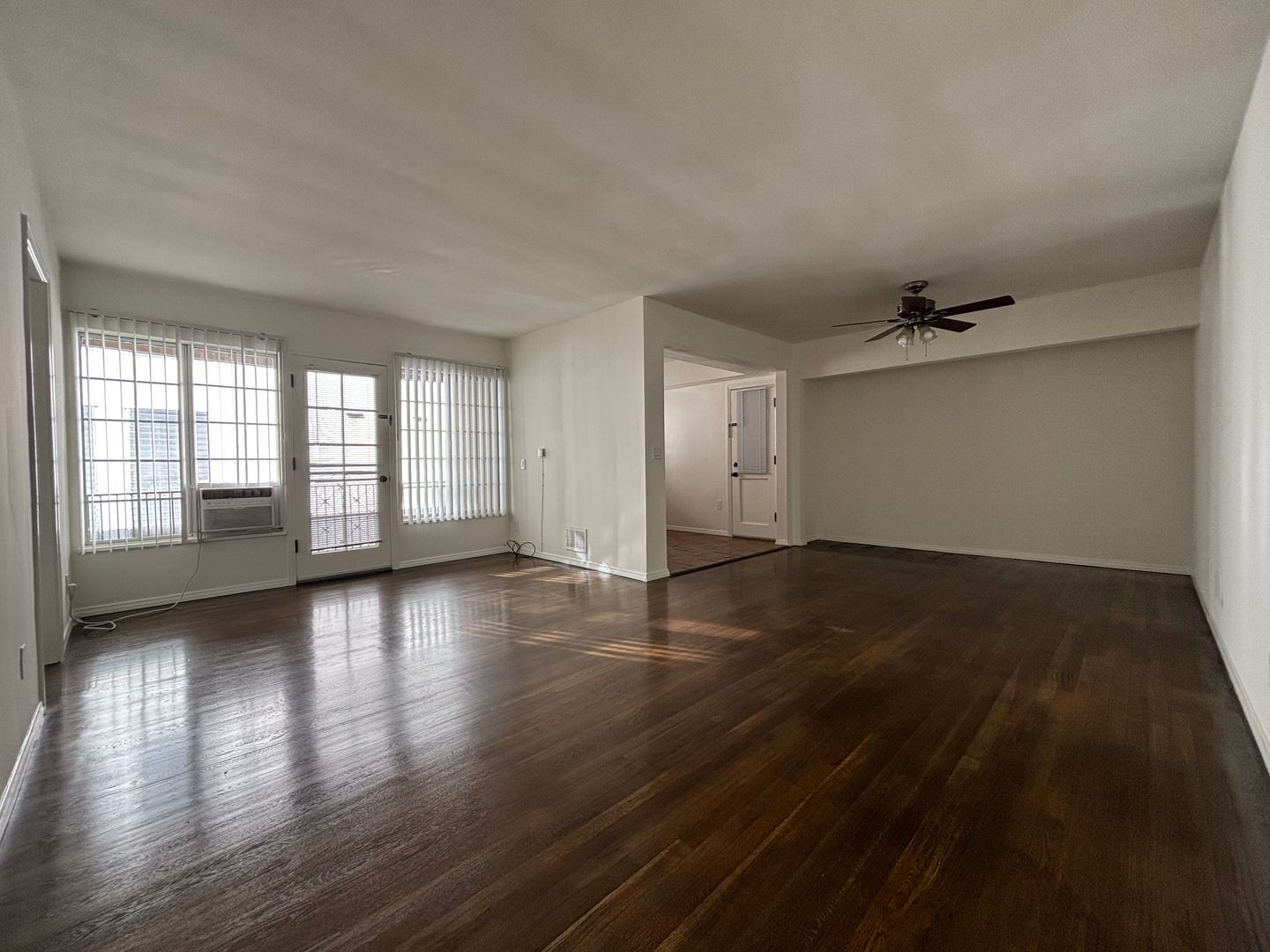 Los Angeles Apartment: 443-449 S. Mariposa Avenue