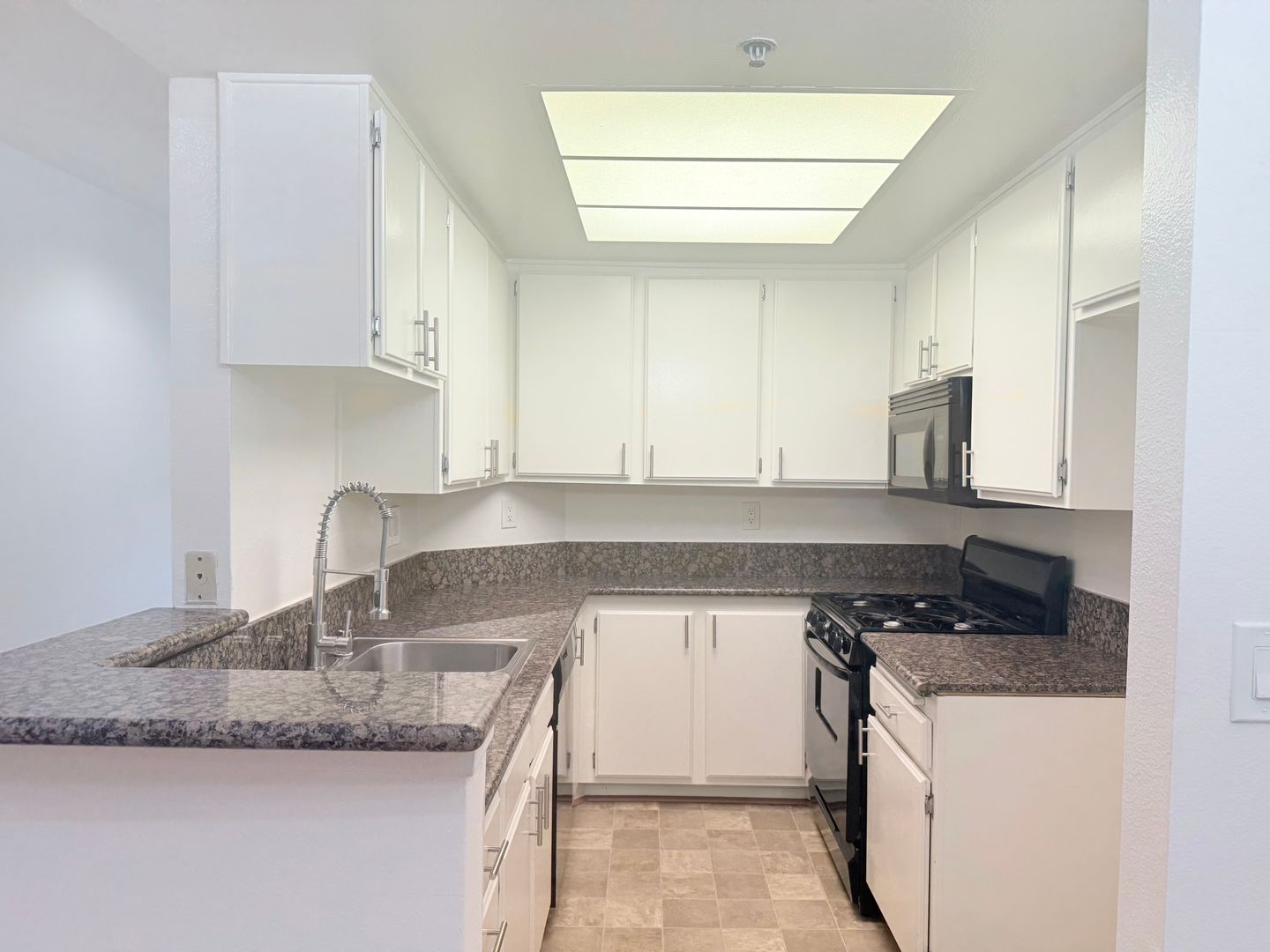 Los Angeles Apartment: 8715 Burton Way
