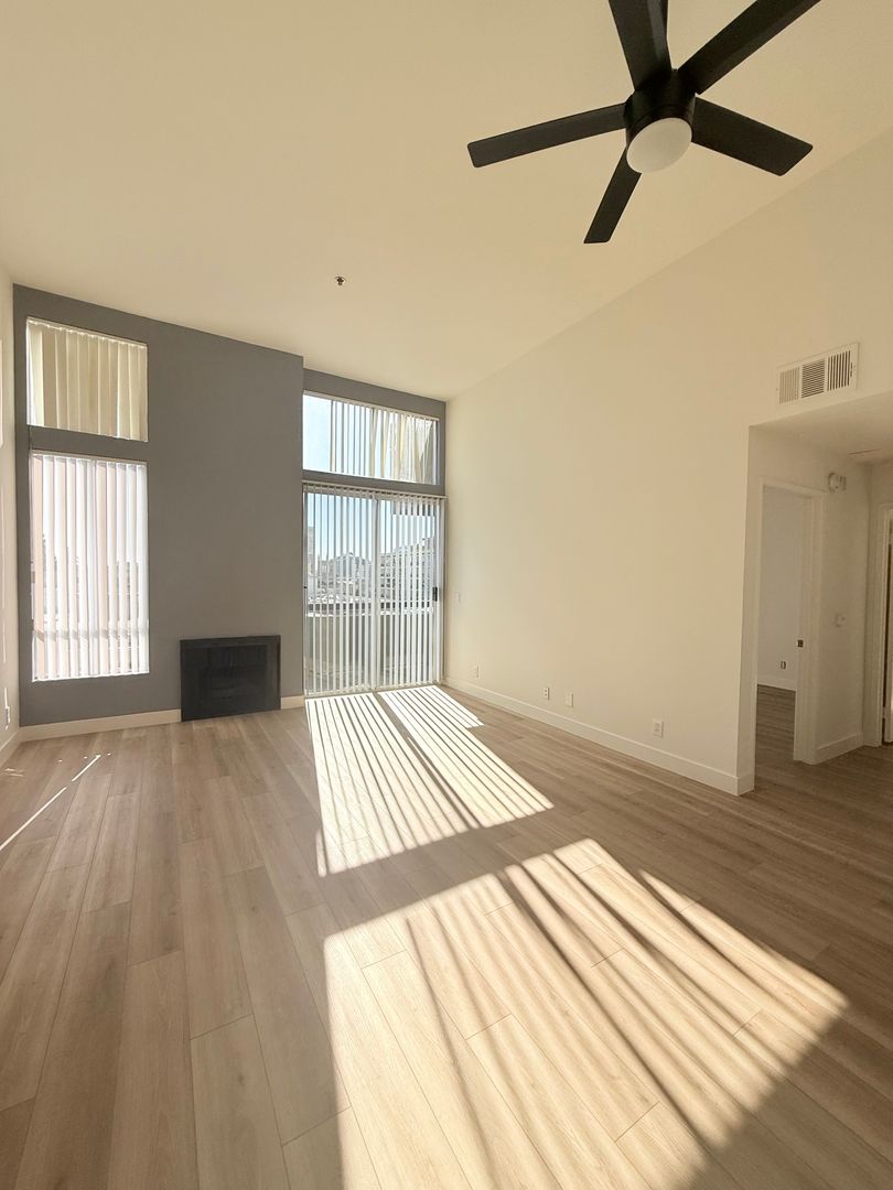 Los Angeles Apartment: 315 S. LaFayette Park Place