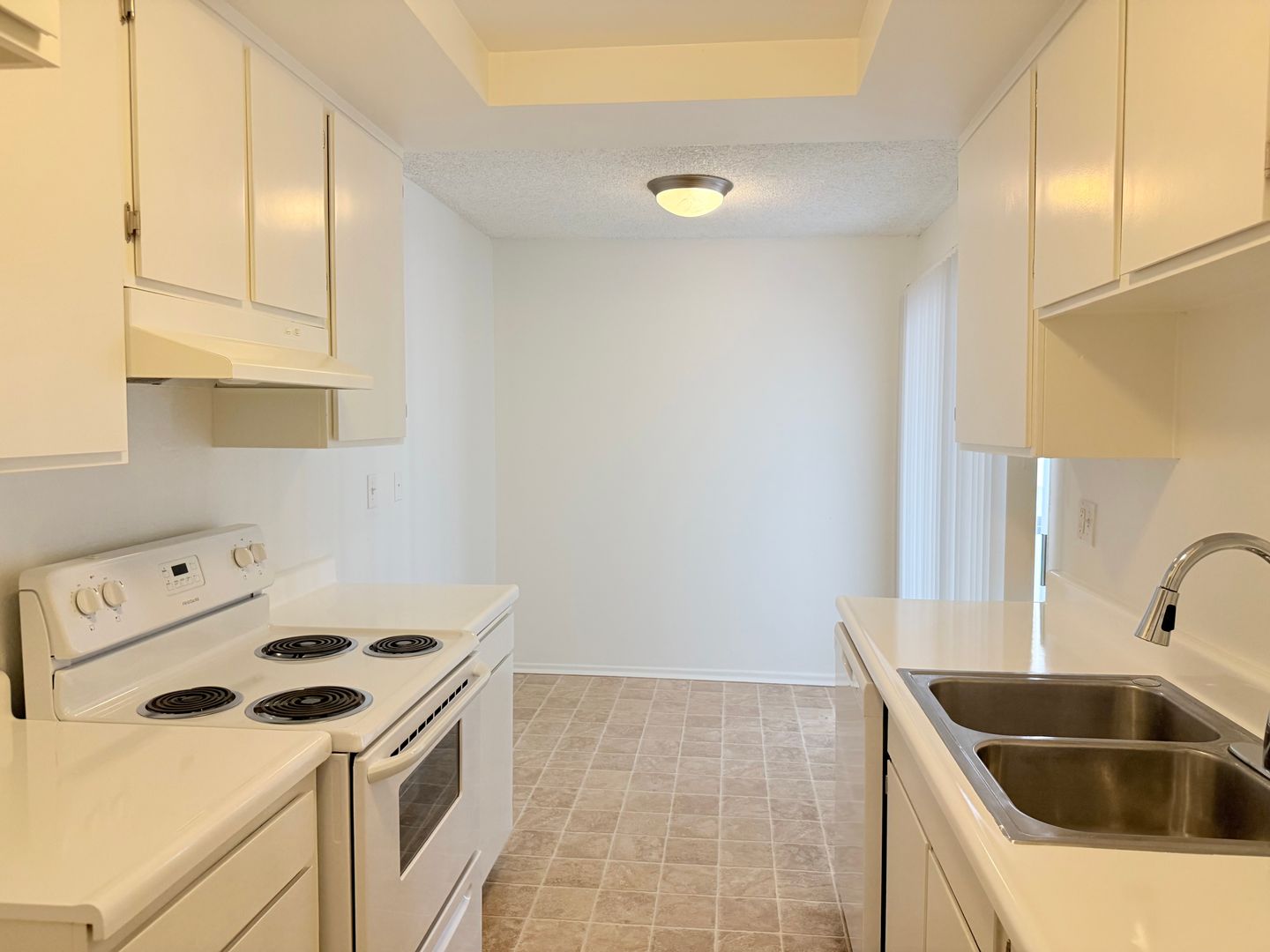 Los Angeles Apartment: 331 S. Ardmore Ave.
