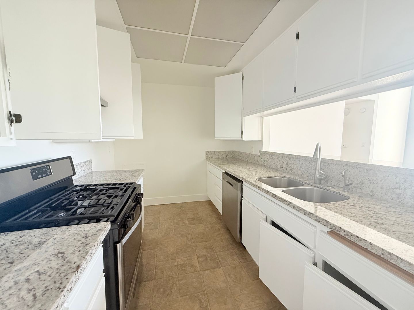 Los Angeles Apartment: 315 S. LaFayette Park Place