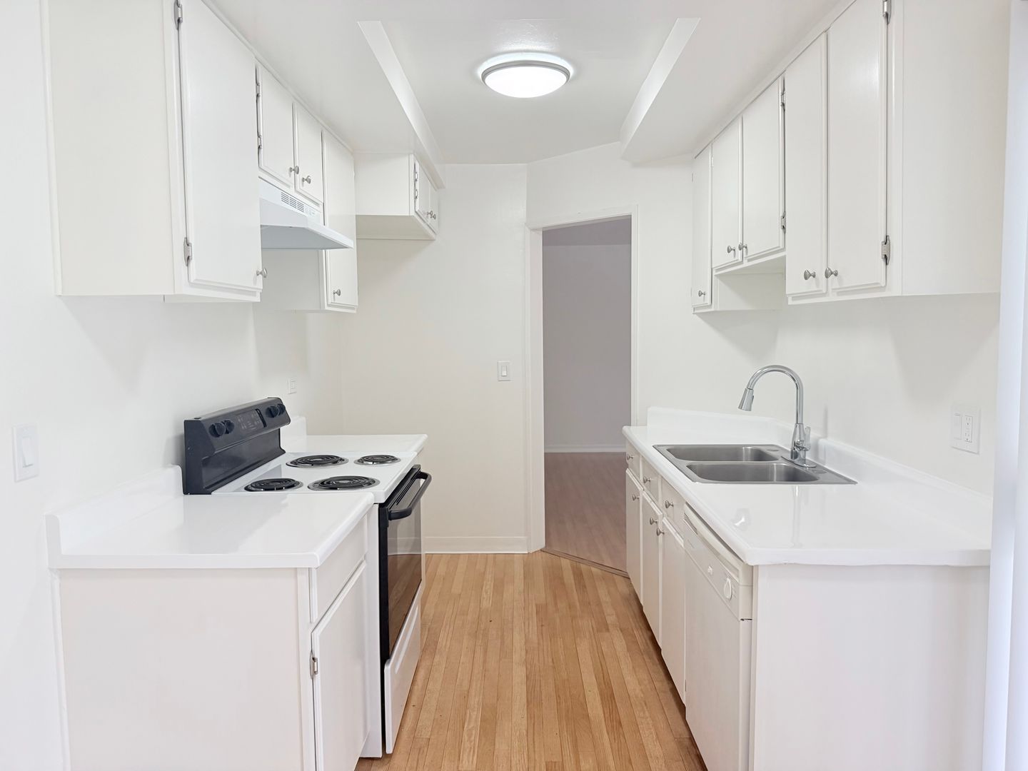 Los Angeles Apartment: 331 S. Ardmore Ave.