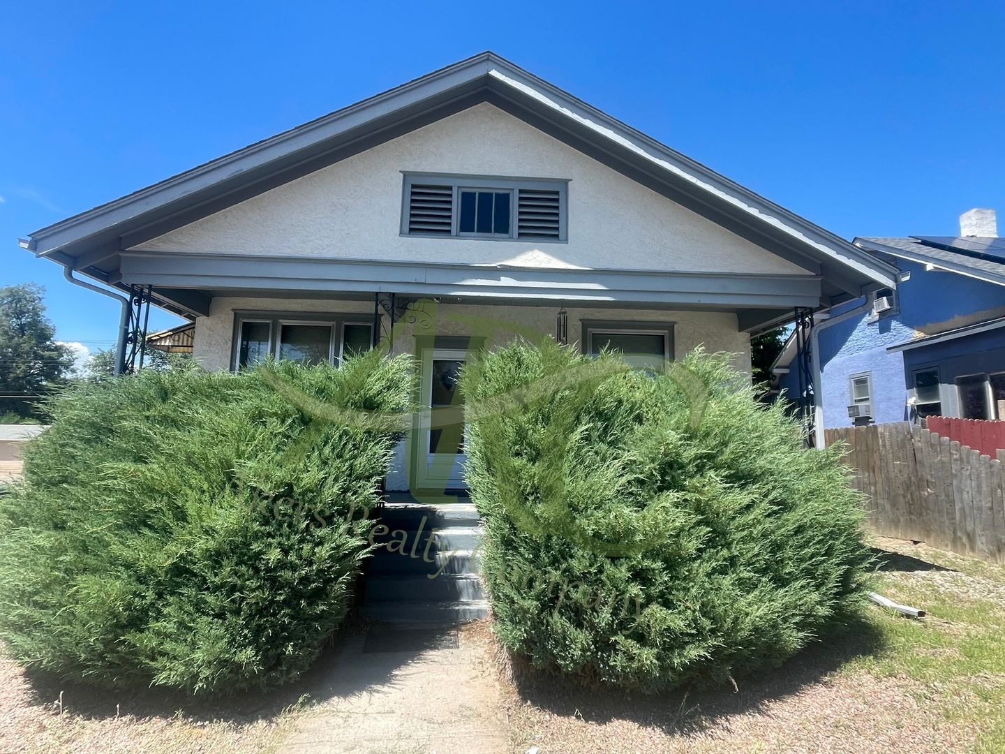 Pueblo House: 1201 E 4th St