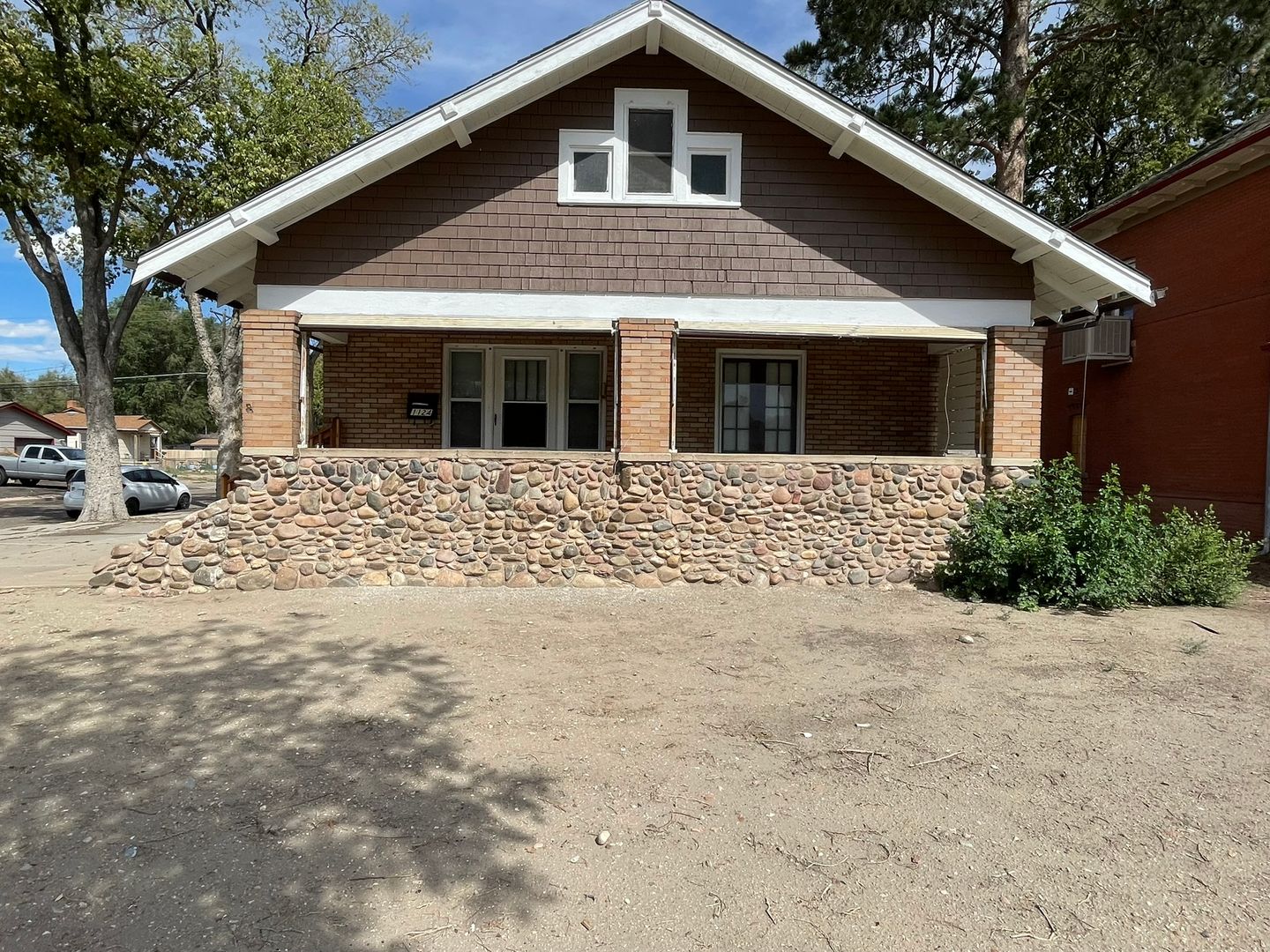 Pueblo House: 1124 Lake Ave