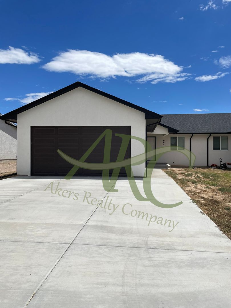 Pueblo Apartment: 968-970 S Coral Pl