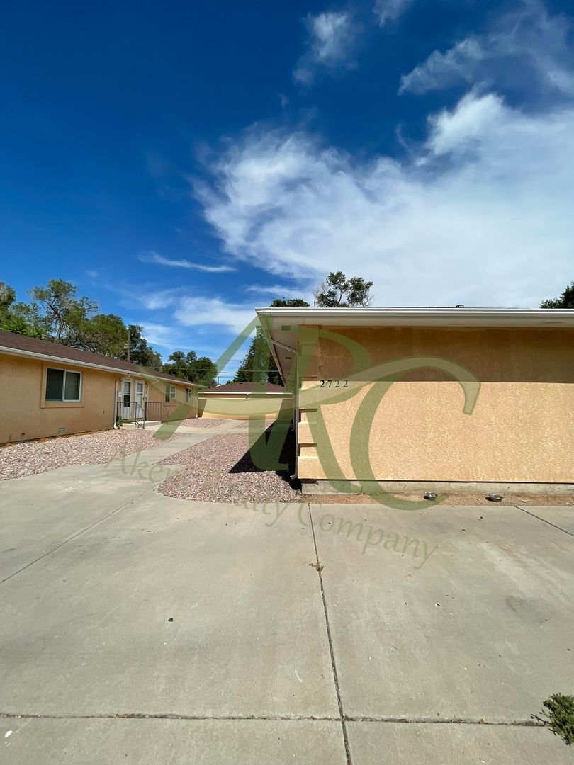 Pueblo Apartment: 2722 Poplar St