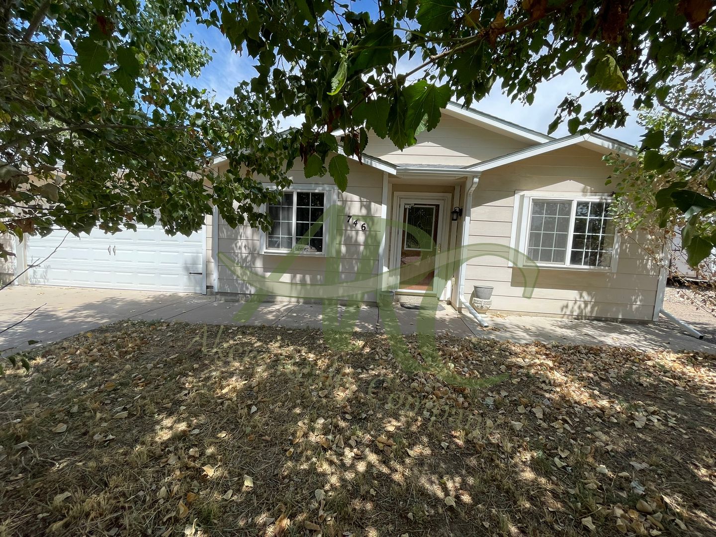 Pueblo West House: 746 S Legend Ln