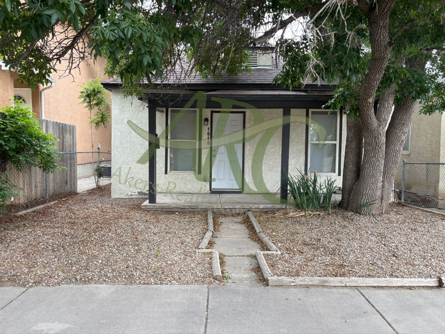 Pueblo House: 1610 W 18th St