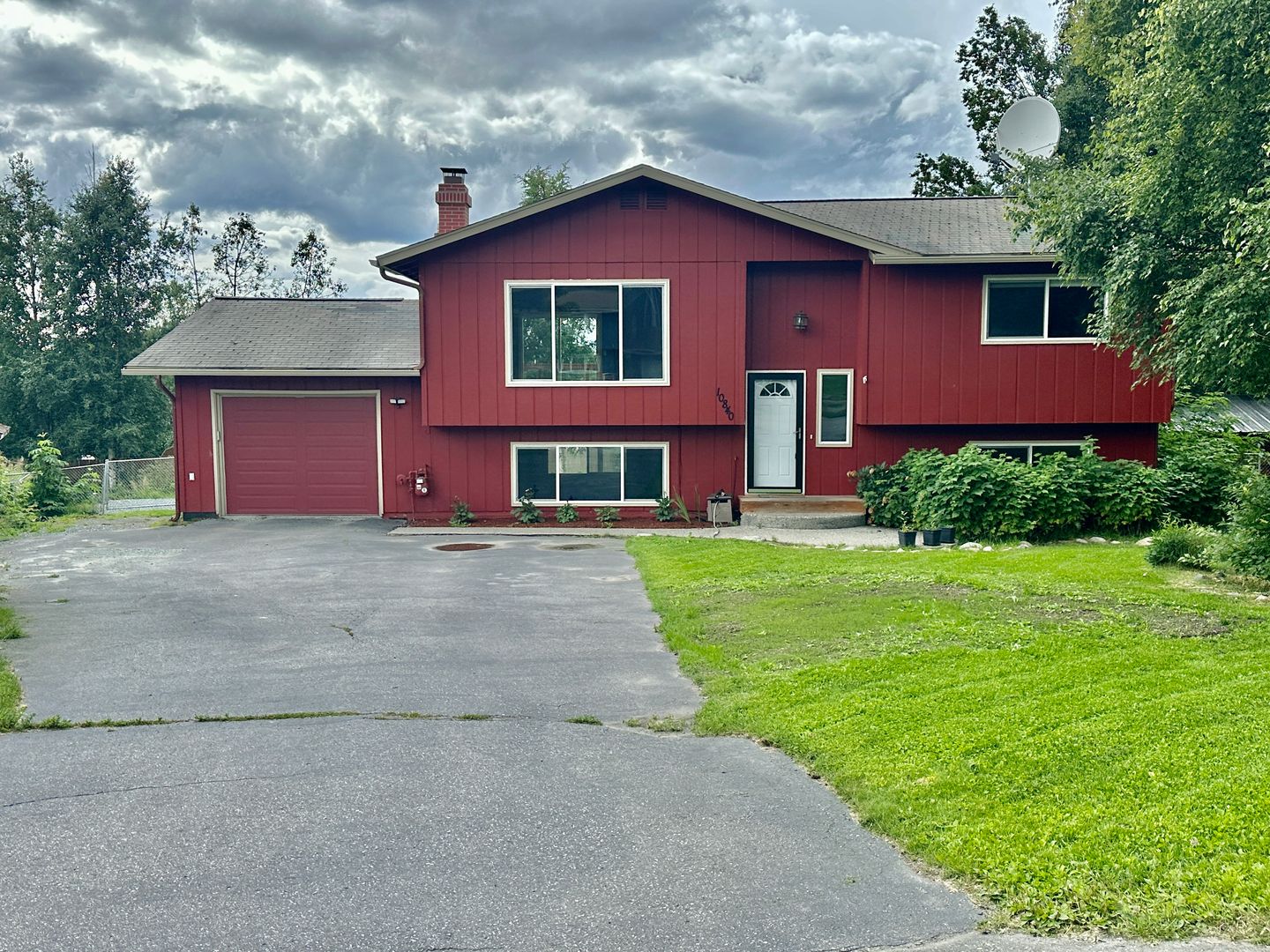 Eagle River House: 10840 Delta Circle