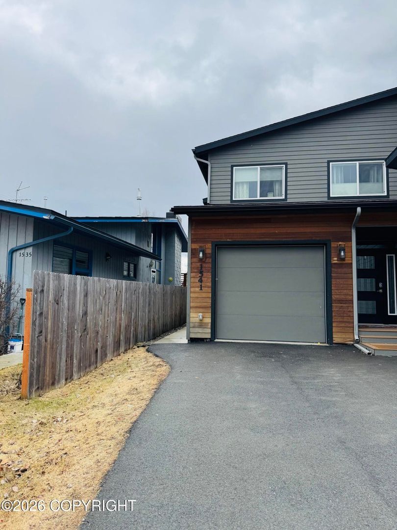 Anchorage House: 1541 G Street #1