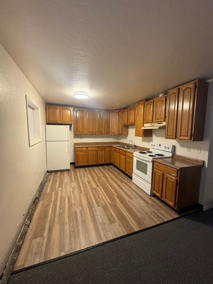 Anchorage Apartment: 401 Mumford St