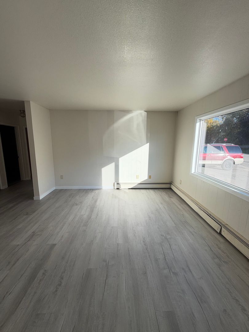 Anchorage Apartment: 533 E. 24th