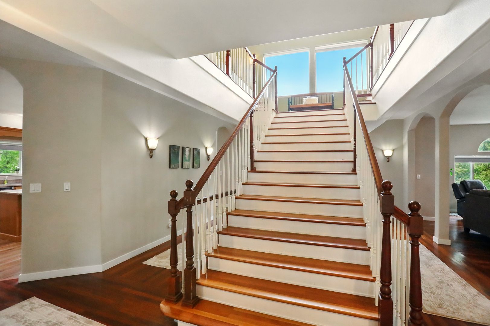 Anchorage House: 1400 W 47th Ave