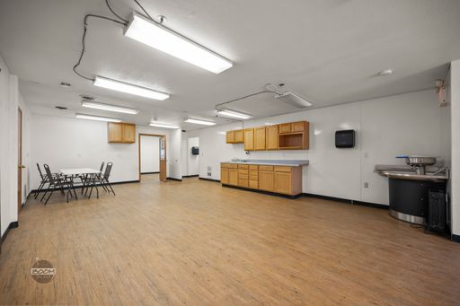Retail / Office / Flex Space for LEASE in Big Lake!