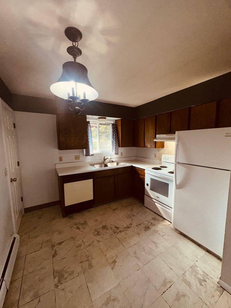 Anchorage Apartment: 3932 East 9th Avenue