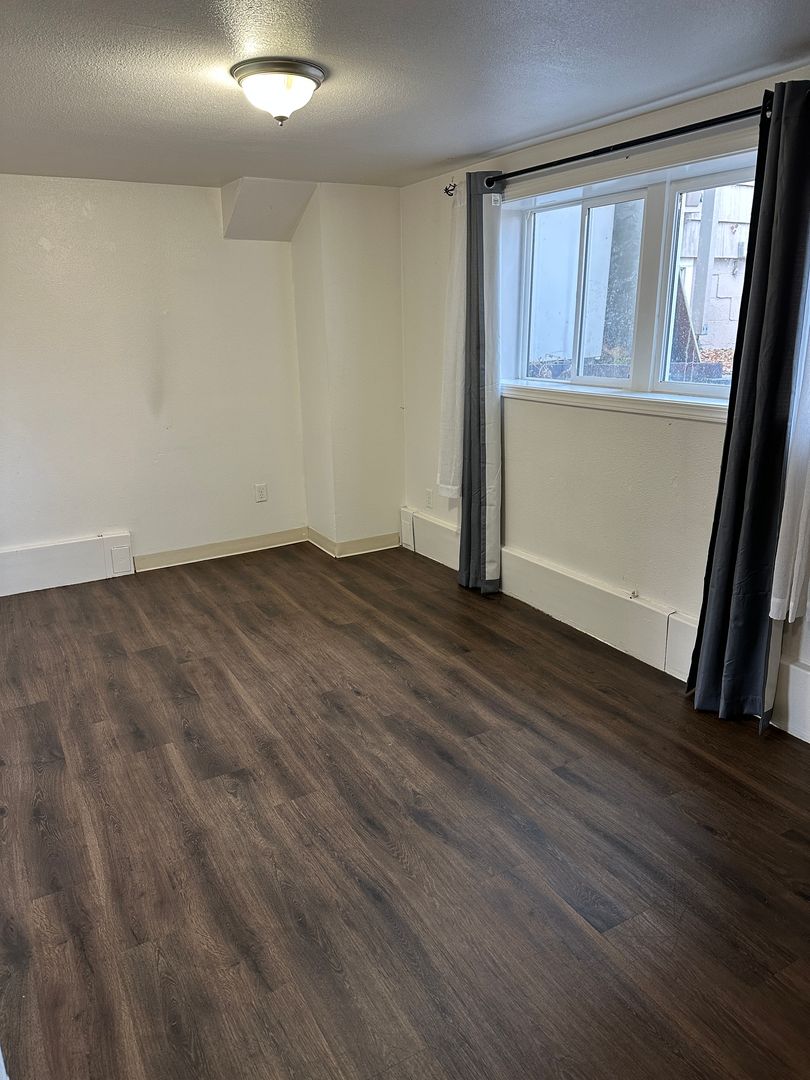 Anchorage Apartment: 1531 Juneau St