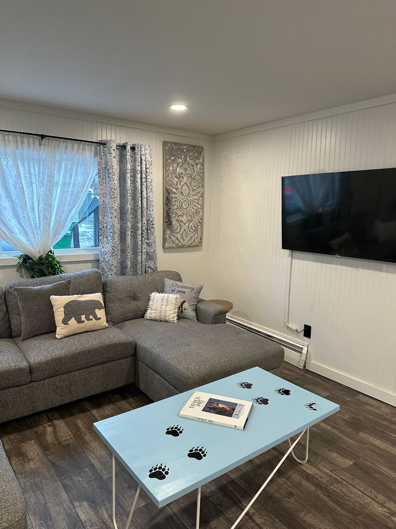 Anchorage Apartment: 521 N St