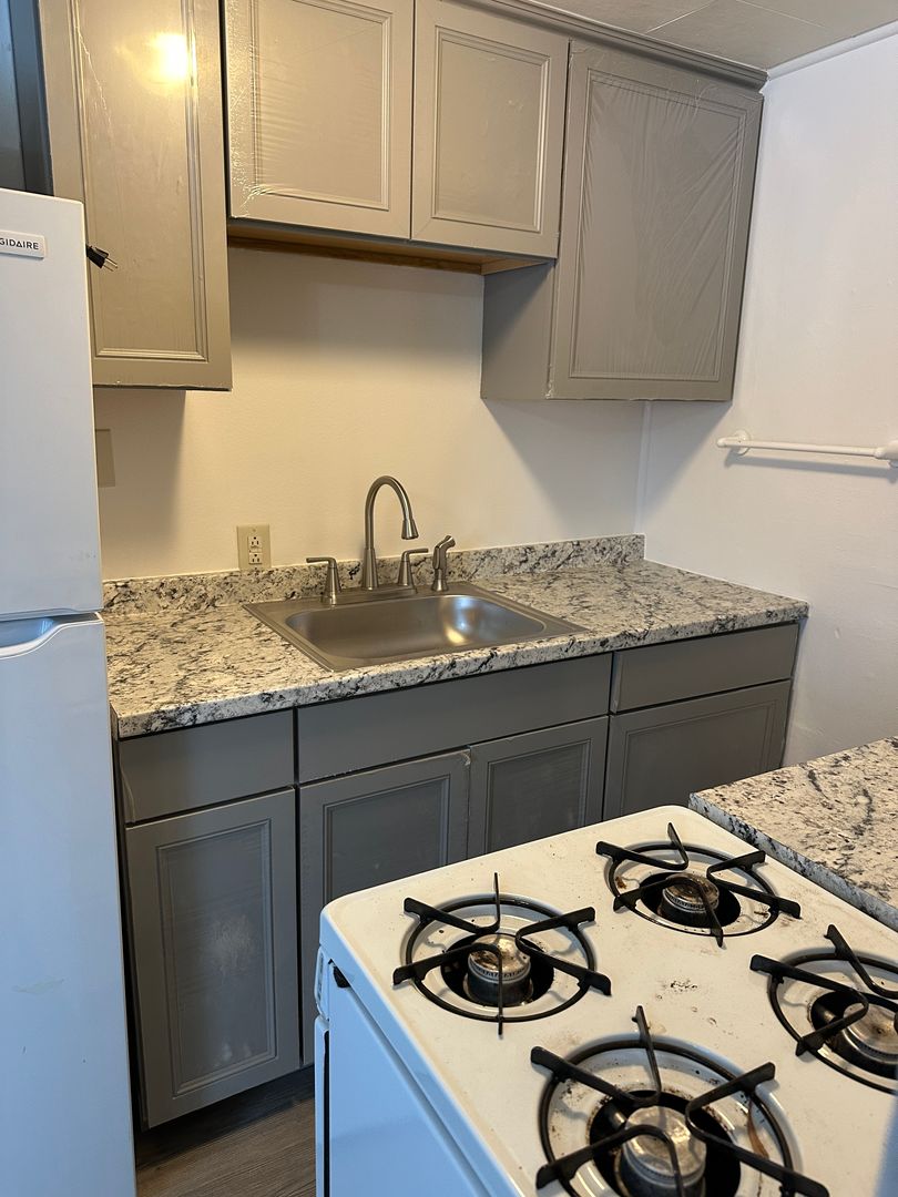 Anchorage Apartment: 1531 Juneau St