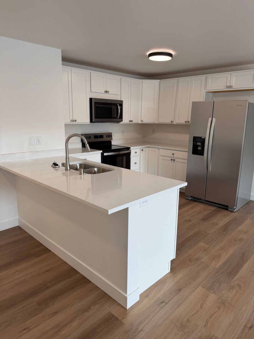 Eagle River Apartment: 16875 Hanson Drive