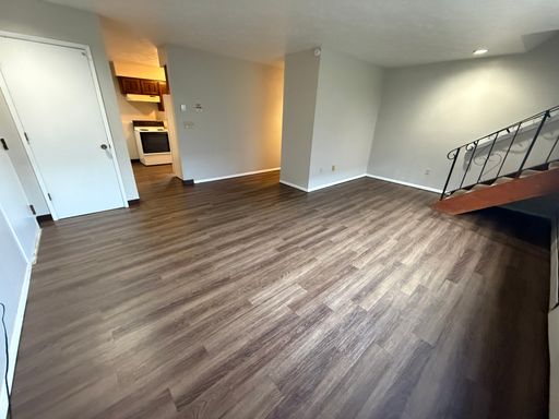 1008 E 9th #B - ground floor Large 2 Bedroom – photo 1