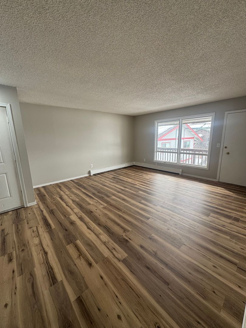 Anchorage Apartment: 3926 E 3rd Ave
