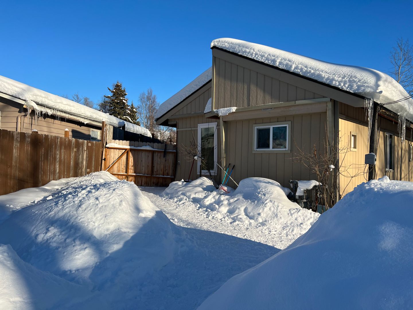 Anchorage House: 12710 Hace St