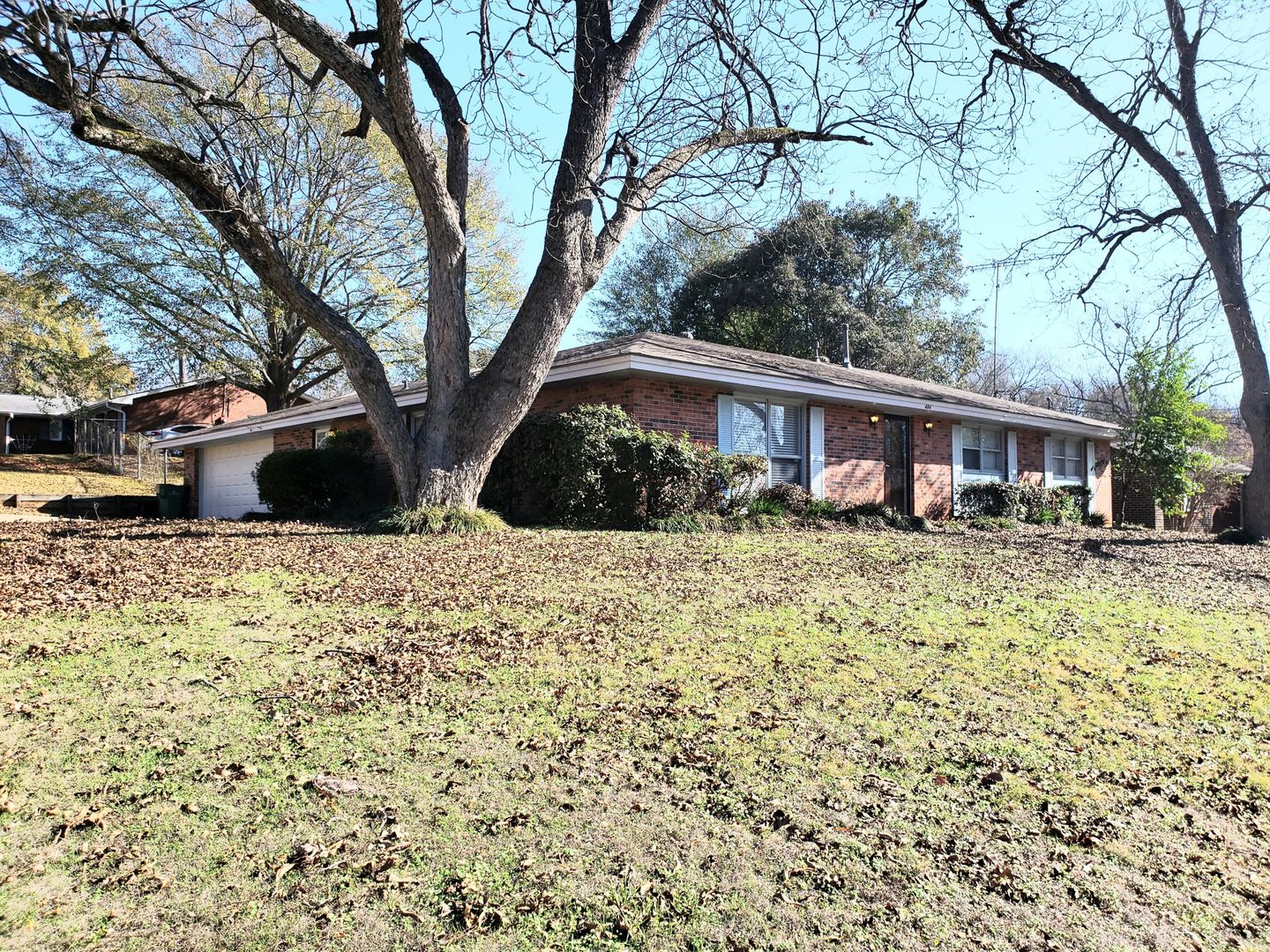 Montgomery House: 484 Planters Road
