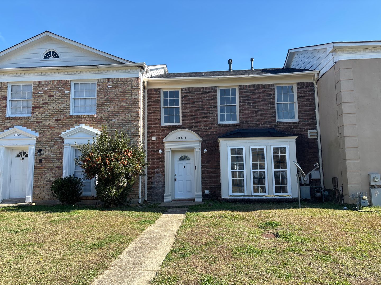 Montgomery House: 2061 Rexford