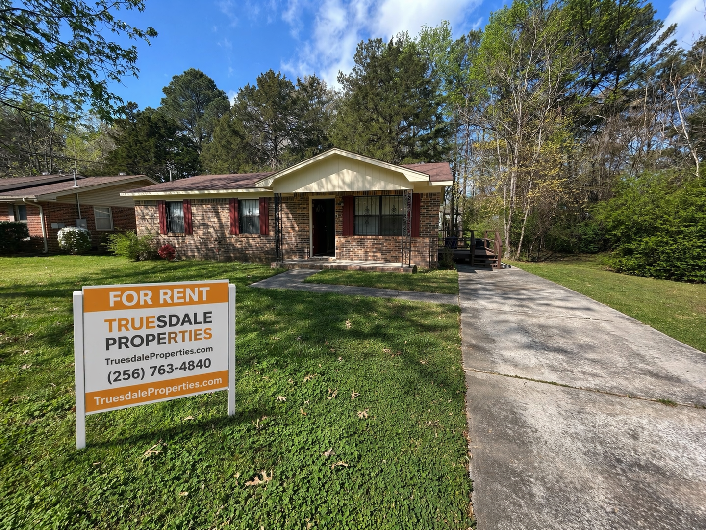 Huntsville House: 3219 Delia Lane